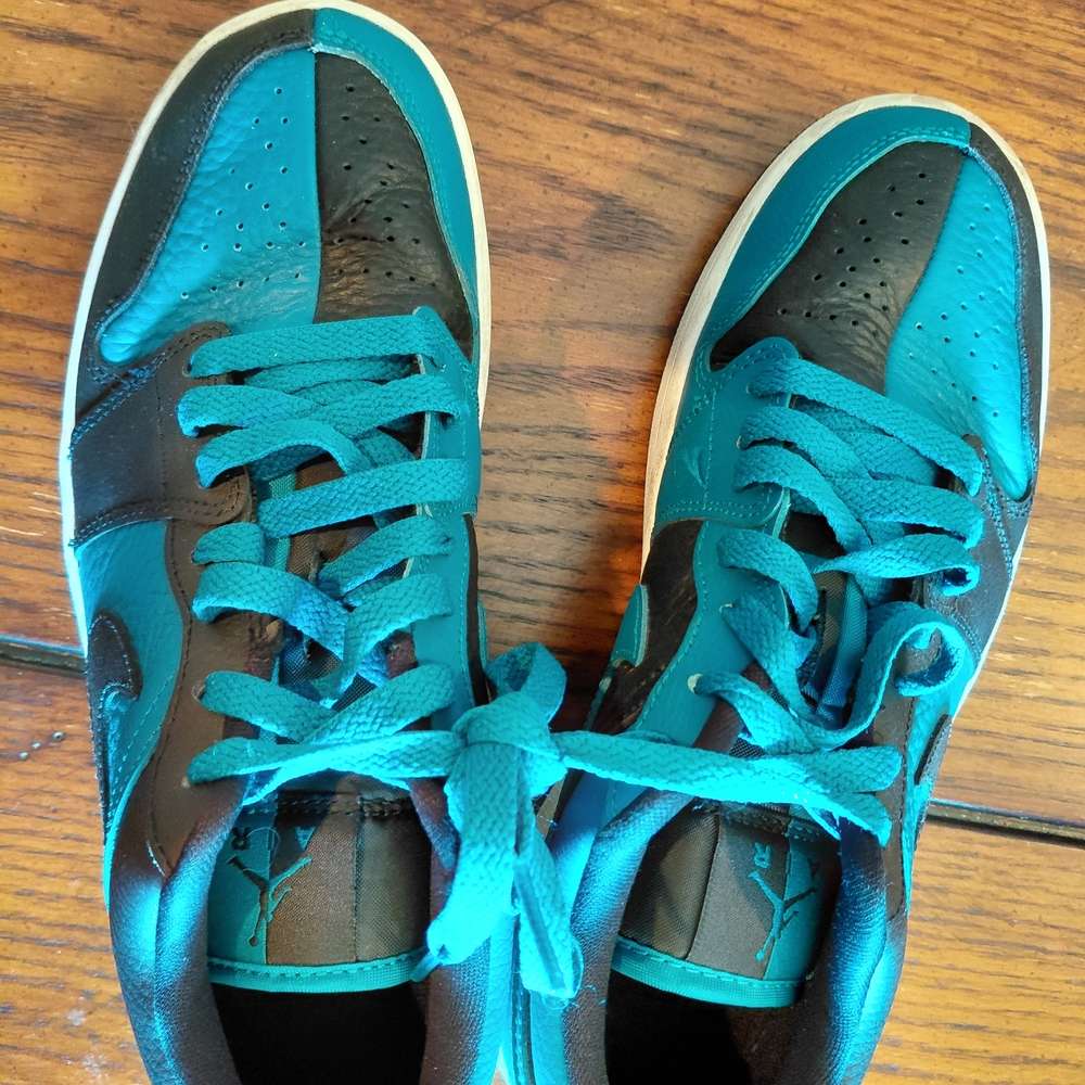 NWT NIKE Womans Air Jordan 1 low SE split Bright Spruce Sneakers Retail $199 - Picture 6 of 8